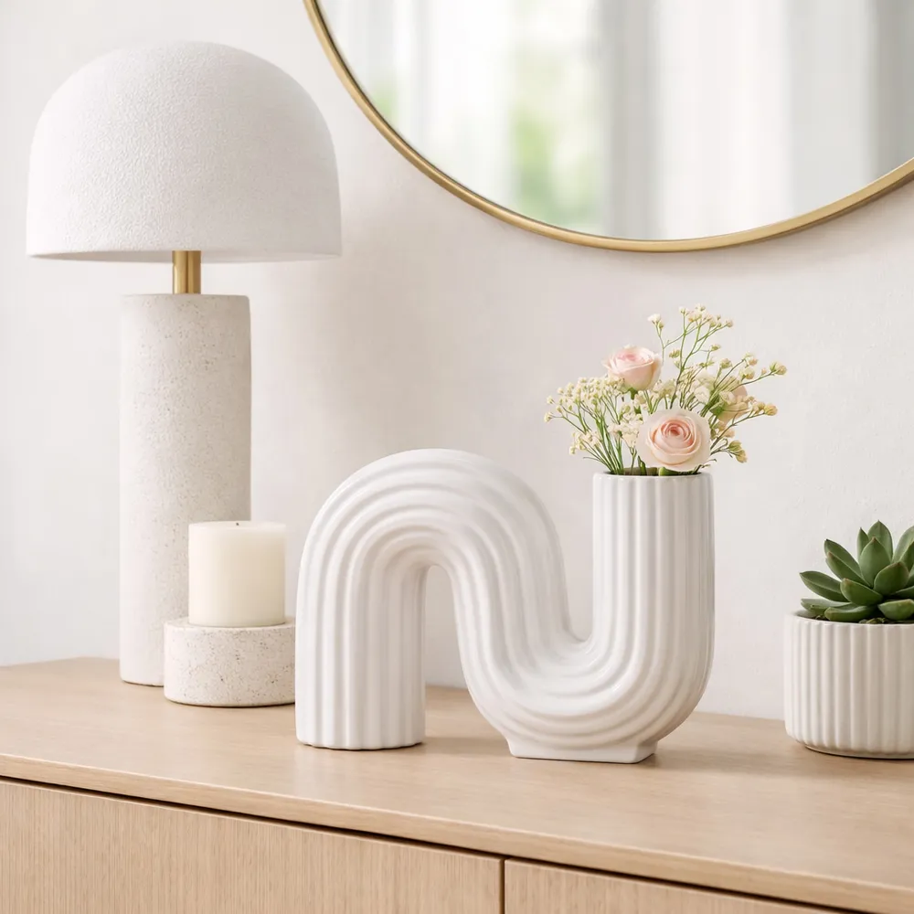 RAYMONDROSE WHITE VASE 6 (IN)