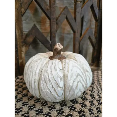 Patches the Pumpkin 7x7x5in