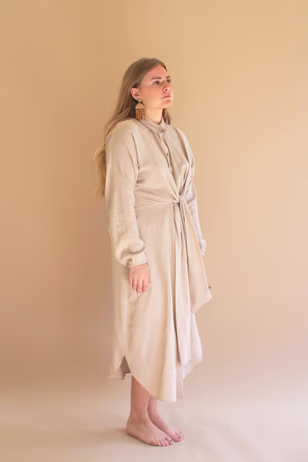Long-Sleeve Button-Front Dress with Front-Tie Detail / Oatmeal