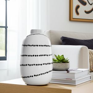 FALTONRUN BLACK VASE 9 (IN) 2
