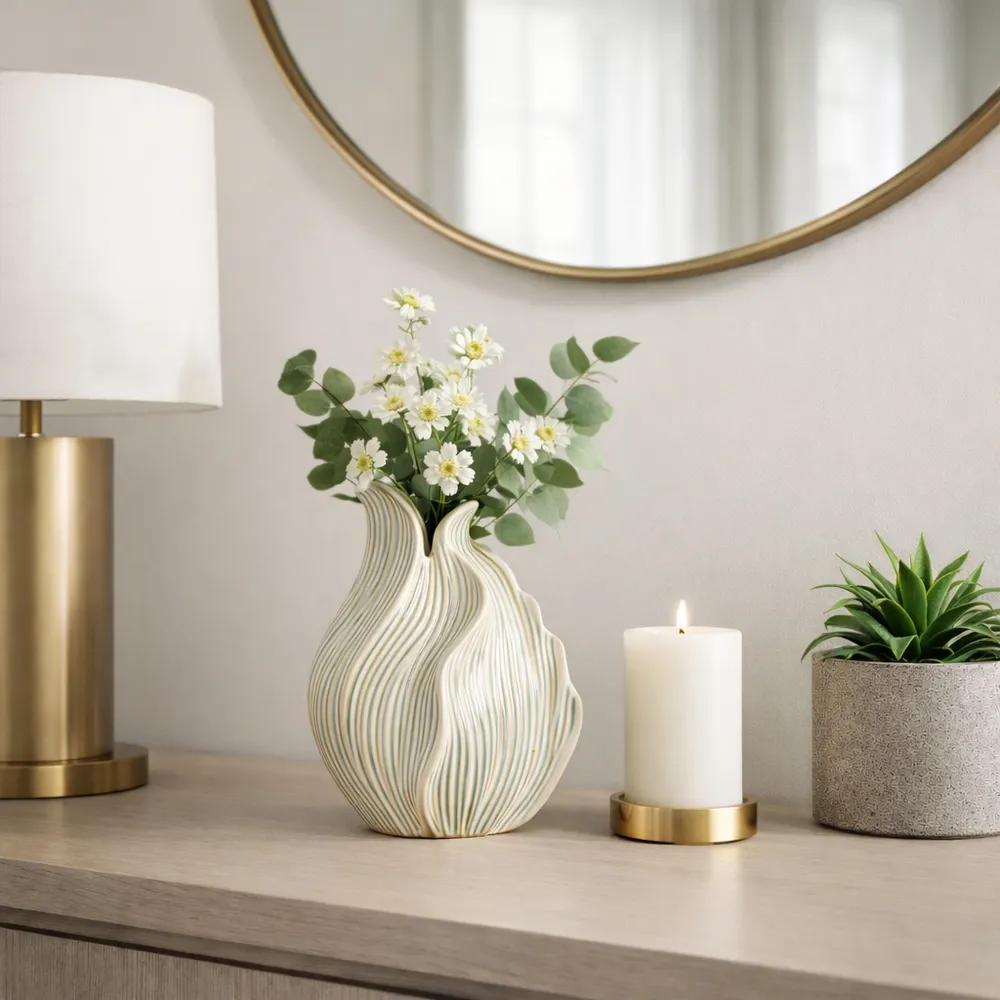 DYLANWORTH WHITE VASE 10 (IN)