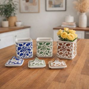 HENDONRUN SET OF 3 WHITE JARS 6 (IN) 9