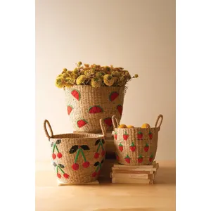 Set of 3 Seagrass Baskets with Embroidered Fruit 1