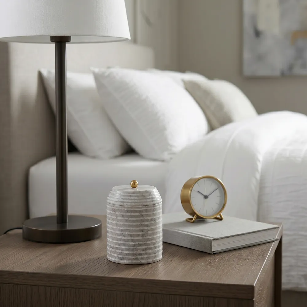 CLOVERSHAW HONOR SANDALWOOD & PAULO CANDLE 6 (IN)