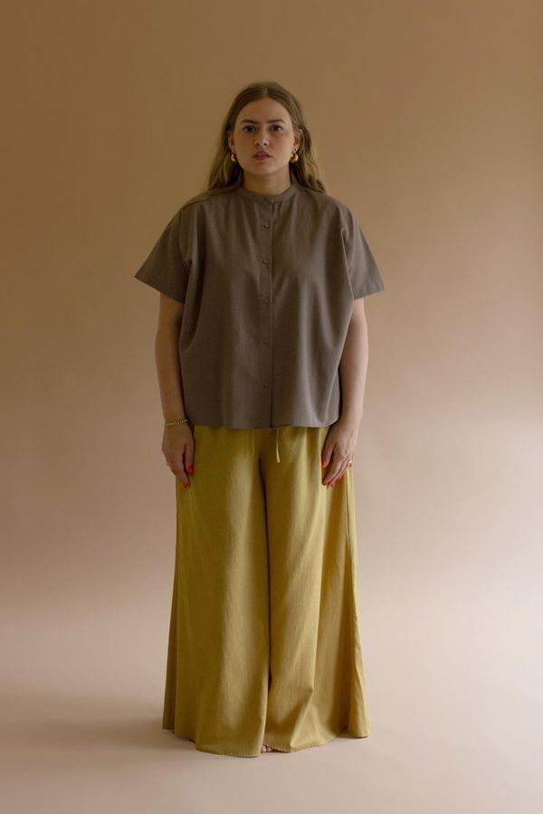 High-Neck Buttondown Short-Sleeve Blouse - Mocha