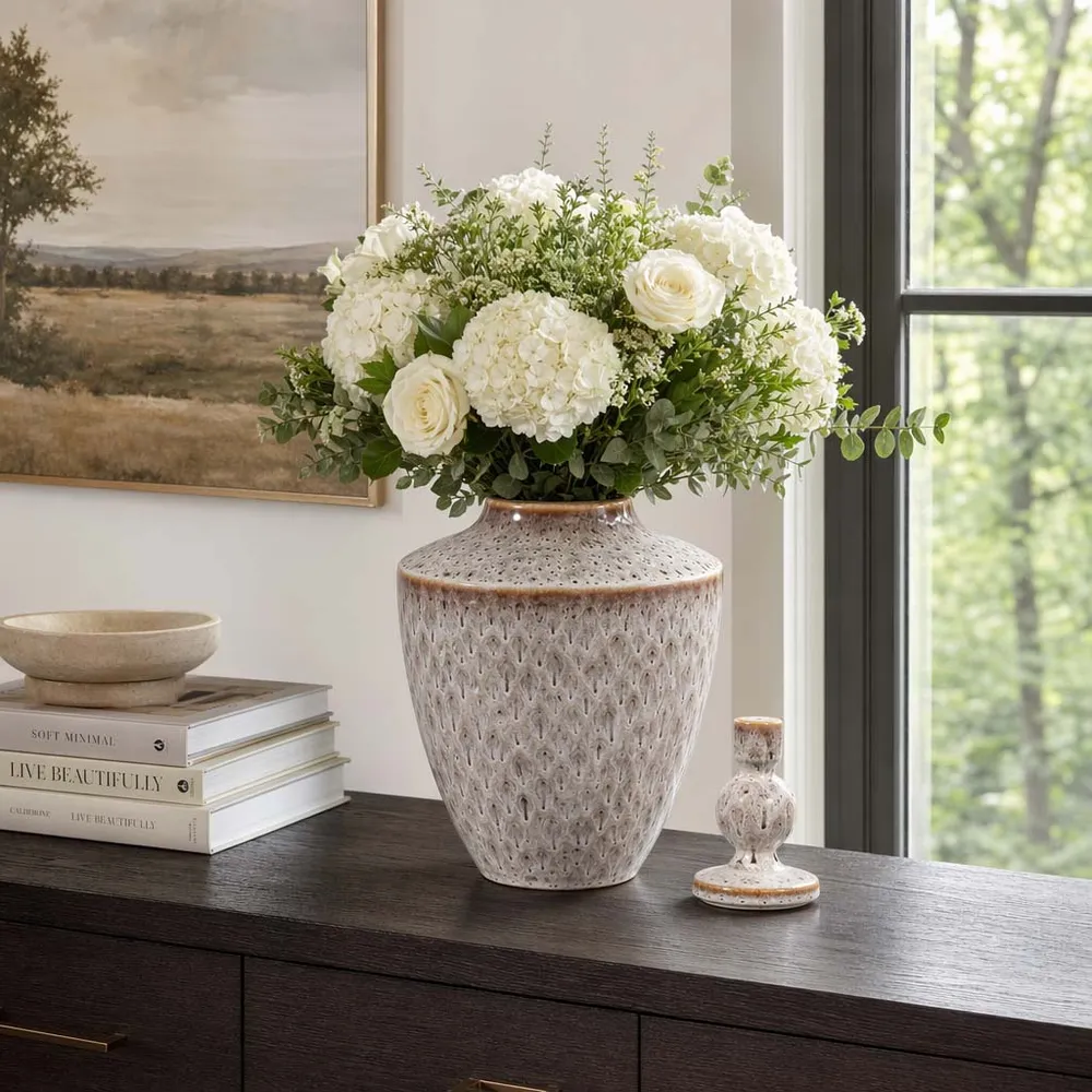 LINTONLAKE WHITE VASE 18 (IN)