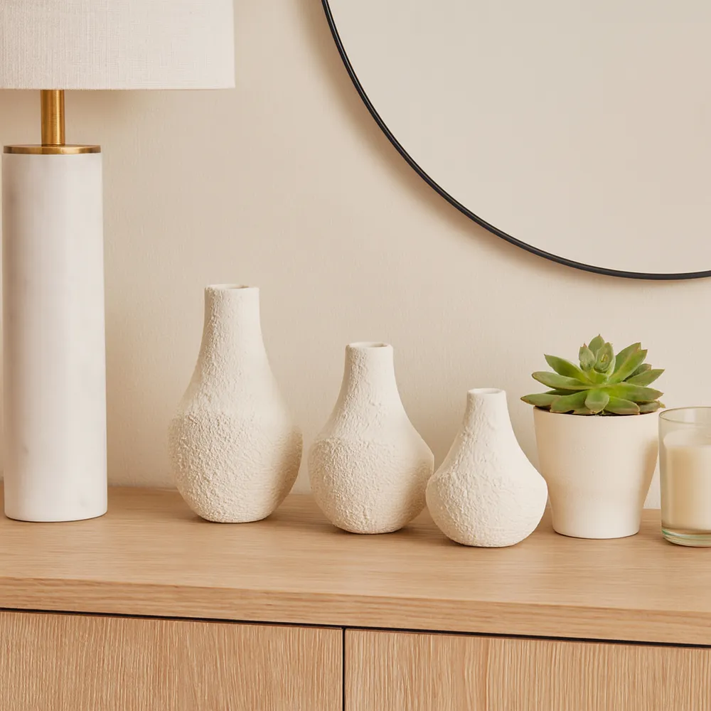 EDMONDFORD SET OF 3 IVORY VASES 9 (IN)