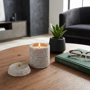 CLOVERSHAW HONOR SANDALWOOD & PAULO CANDLE 6 (IN) 10