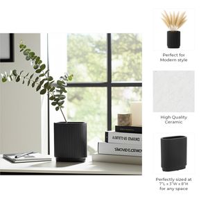 BAIRDMILL BLACK VASE 8 (IN) 10