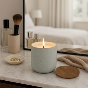 DANFORTHFORD WILD JASMINE & DAISY CANDLE 4 (IN) 10