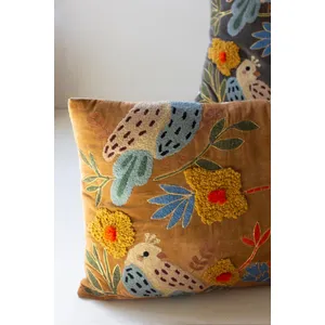 Set of 2 Embroidery Pillows with Birds 4