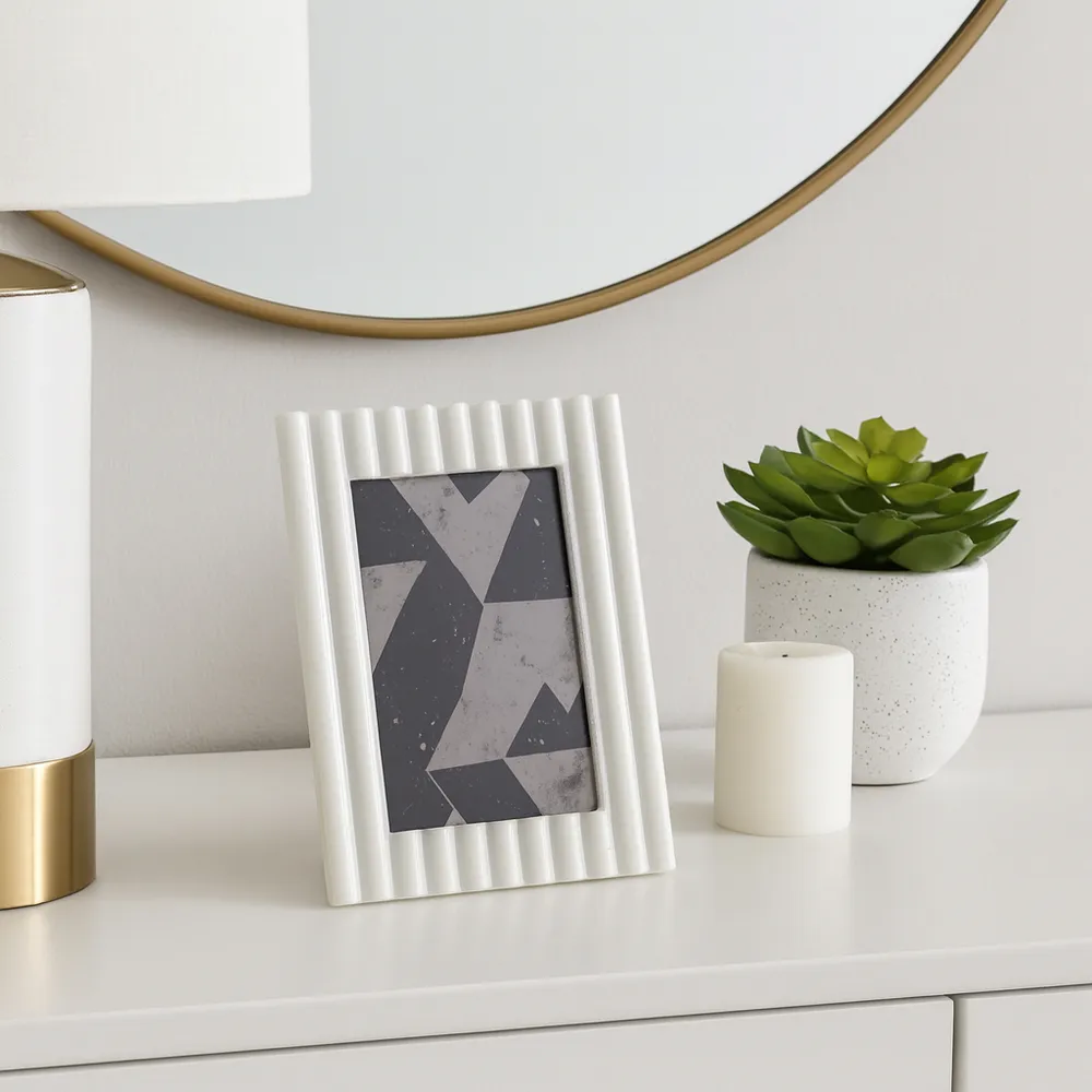 NILESTONE WHITE FRAME 8 (IN)