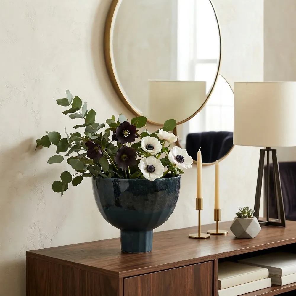 LUCASLAKE BLUE VASE 9 (IN)