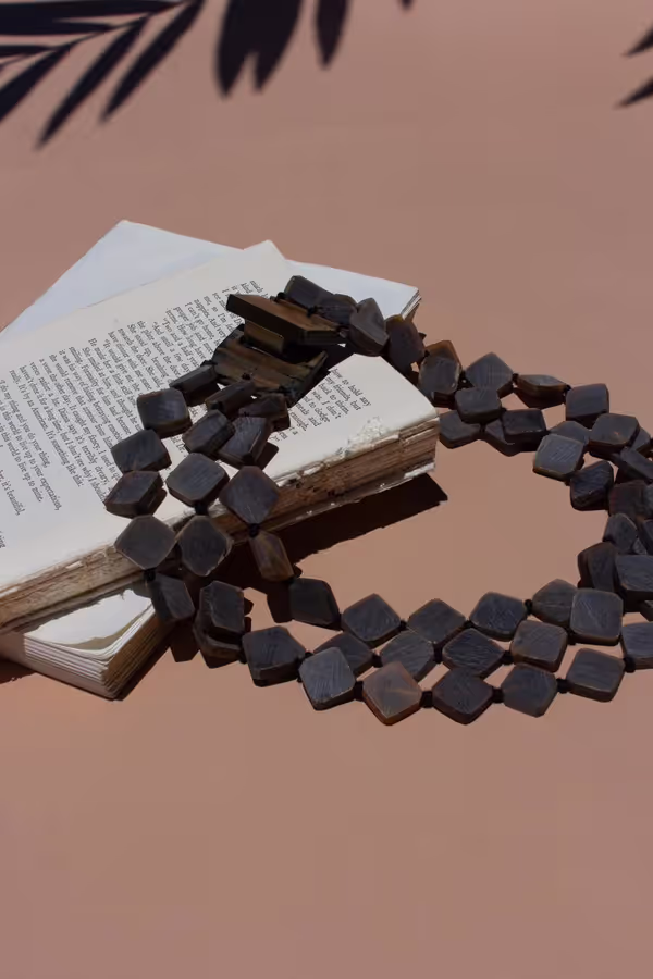 Multi-Layered Horn Bead Necklace / Dark