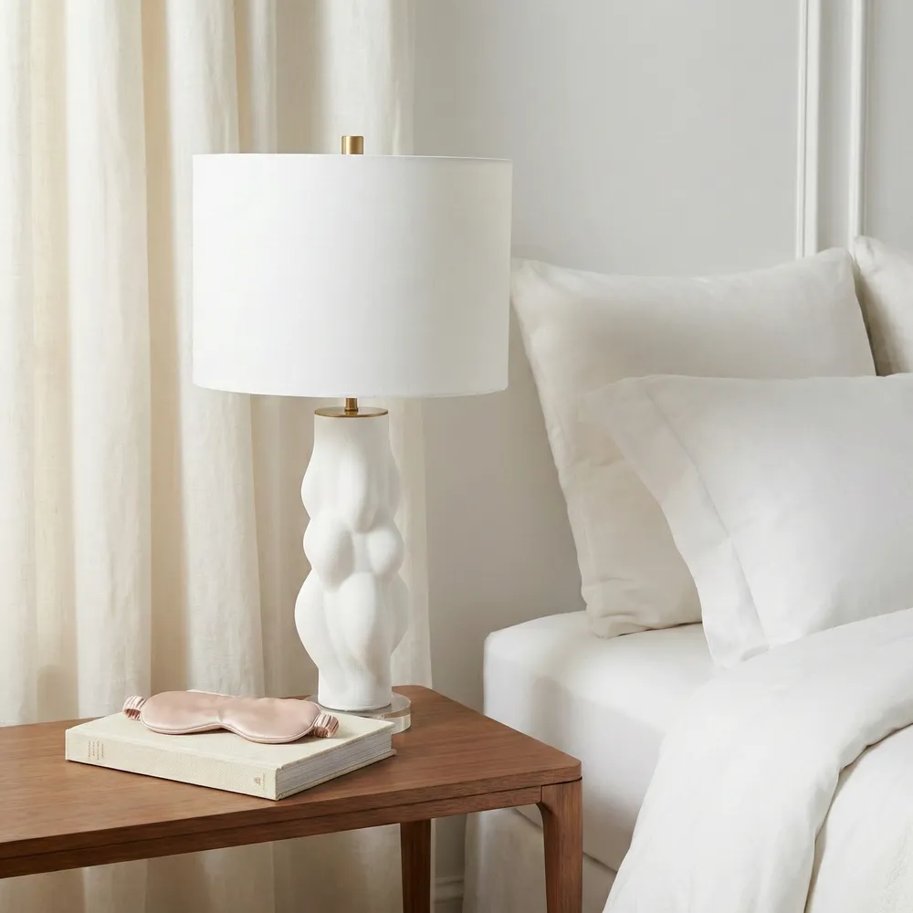 REGANPARK WHITE LAMP 26 (IN)