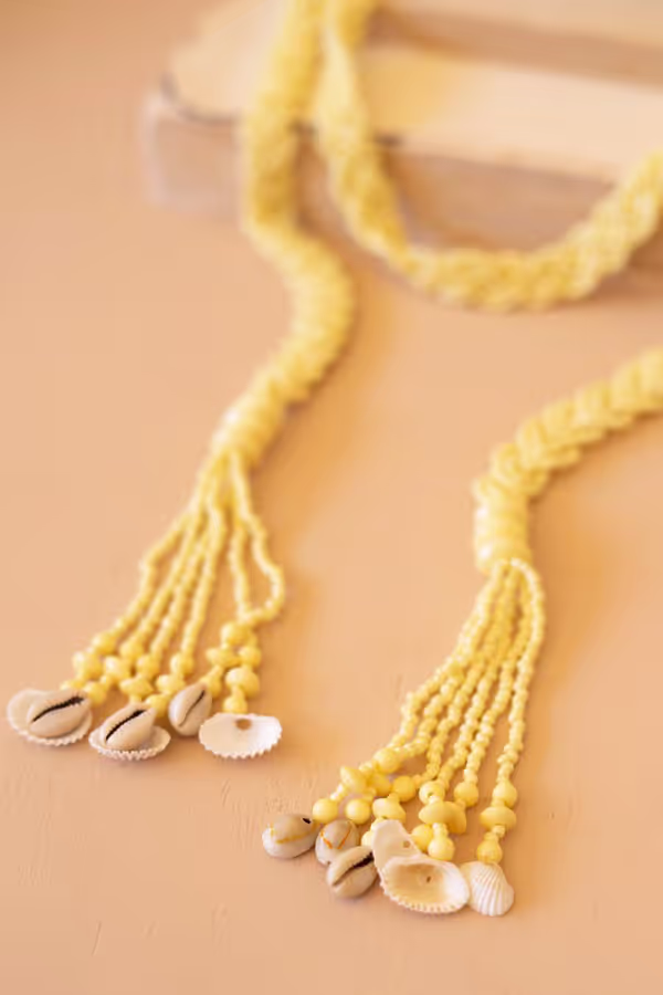 Seeded-Bead Belt / Sunoil