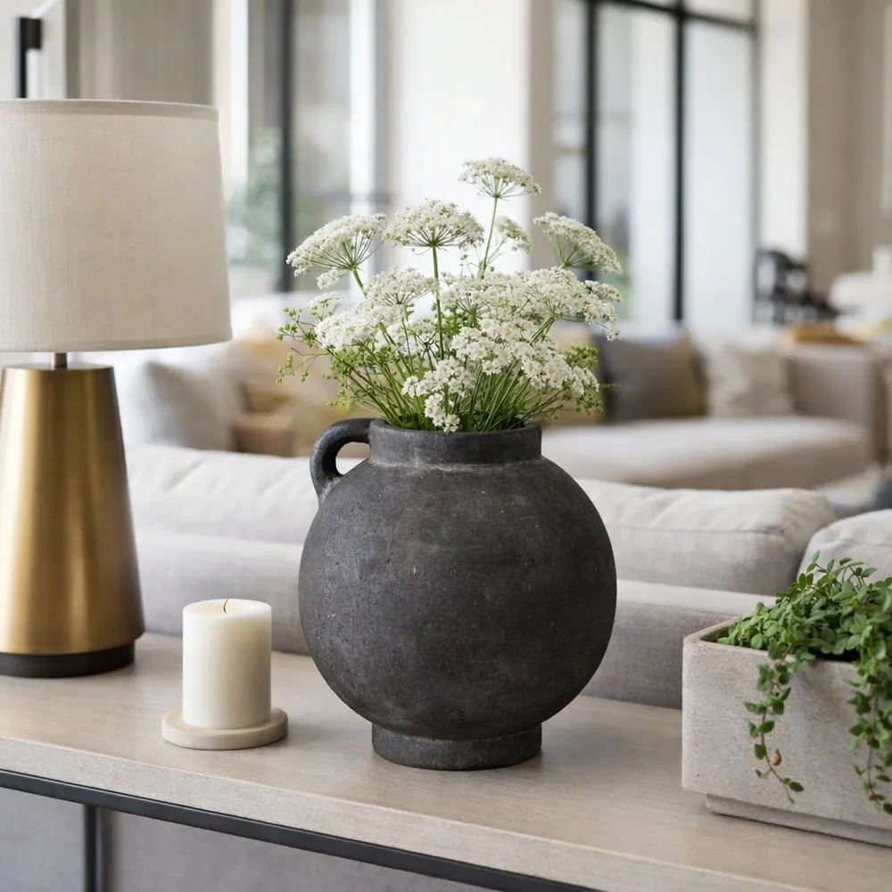 CORBINFORD BLACK VASE 10 (IN)