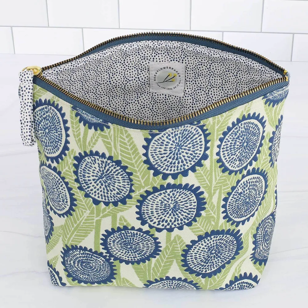 Wynn Large Essential Canvas Pouch