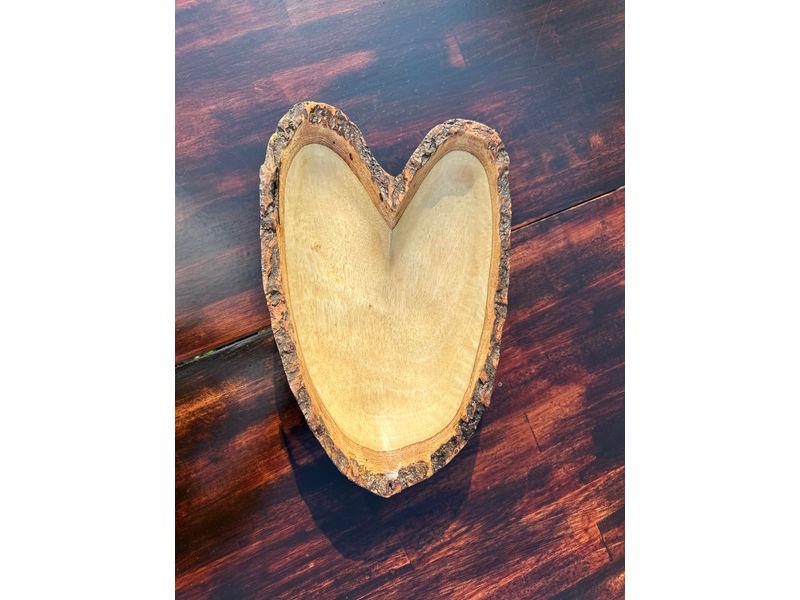 8" x 12" Heart-Shaped Natural Wood Tray 1