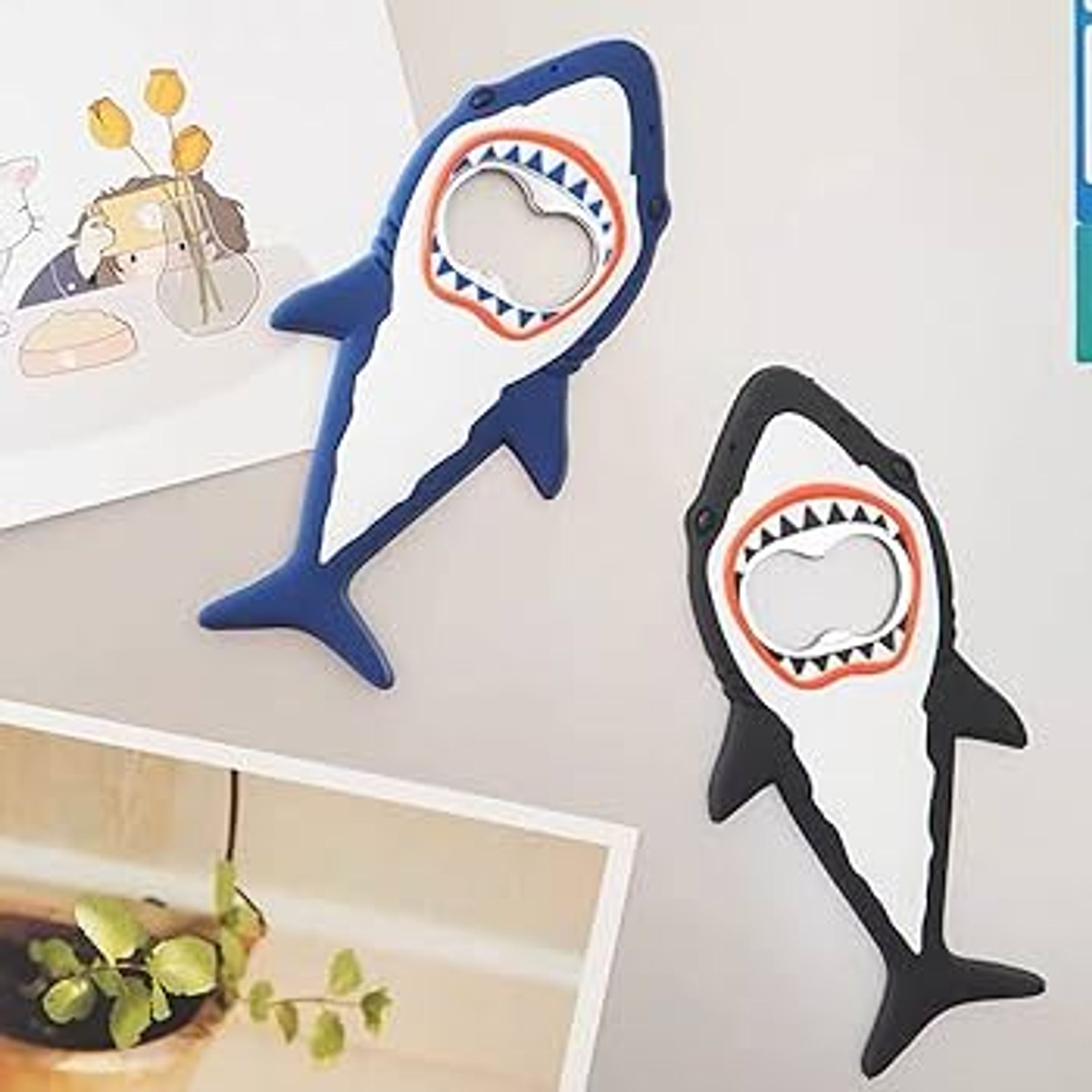 BARTENDER'S BOTTLE OPENER MAGNET - SHARK