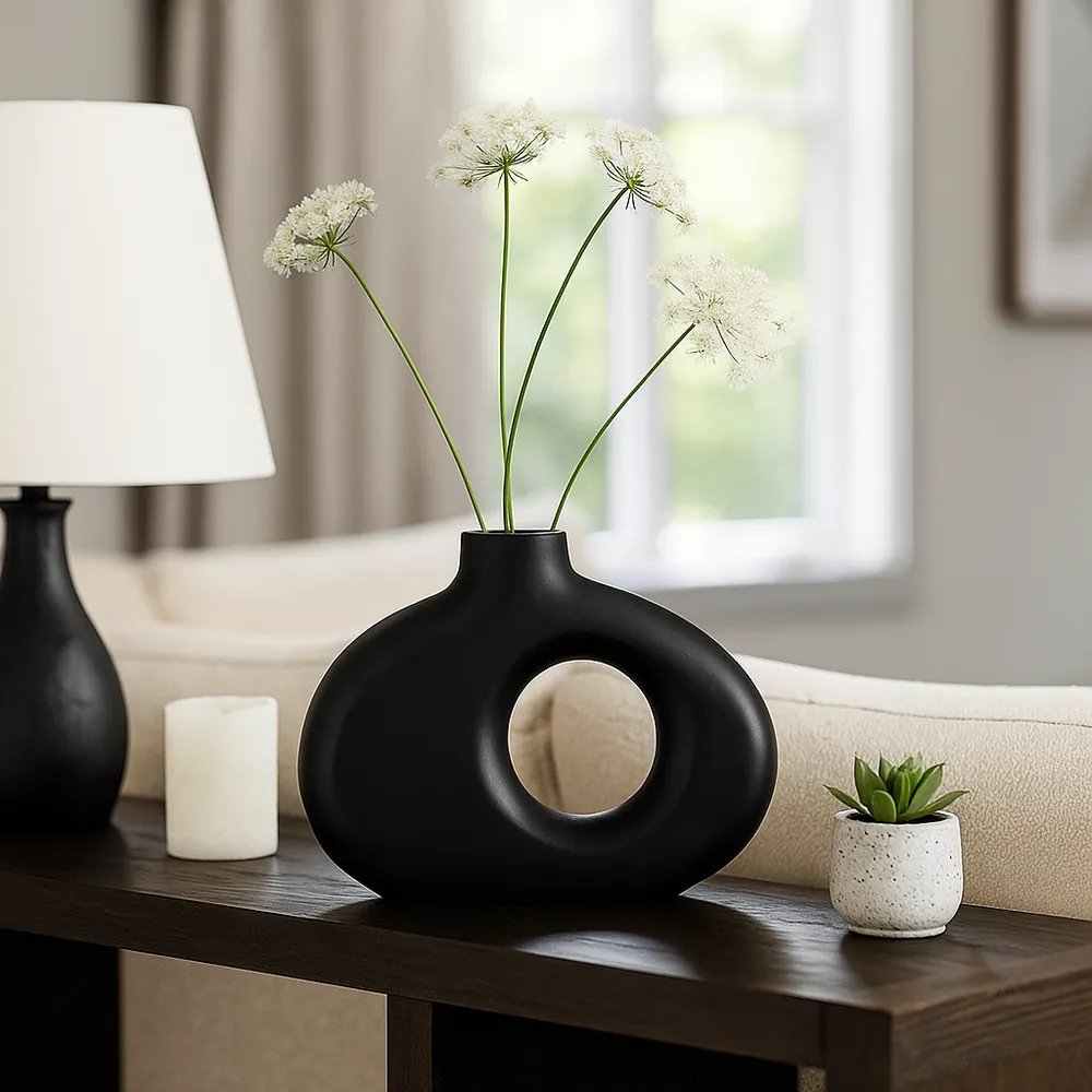 GRIFFINMOOR BLACK VASE 7 (IN)