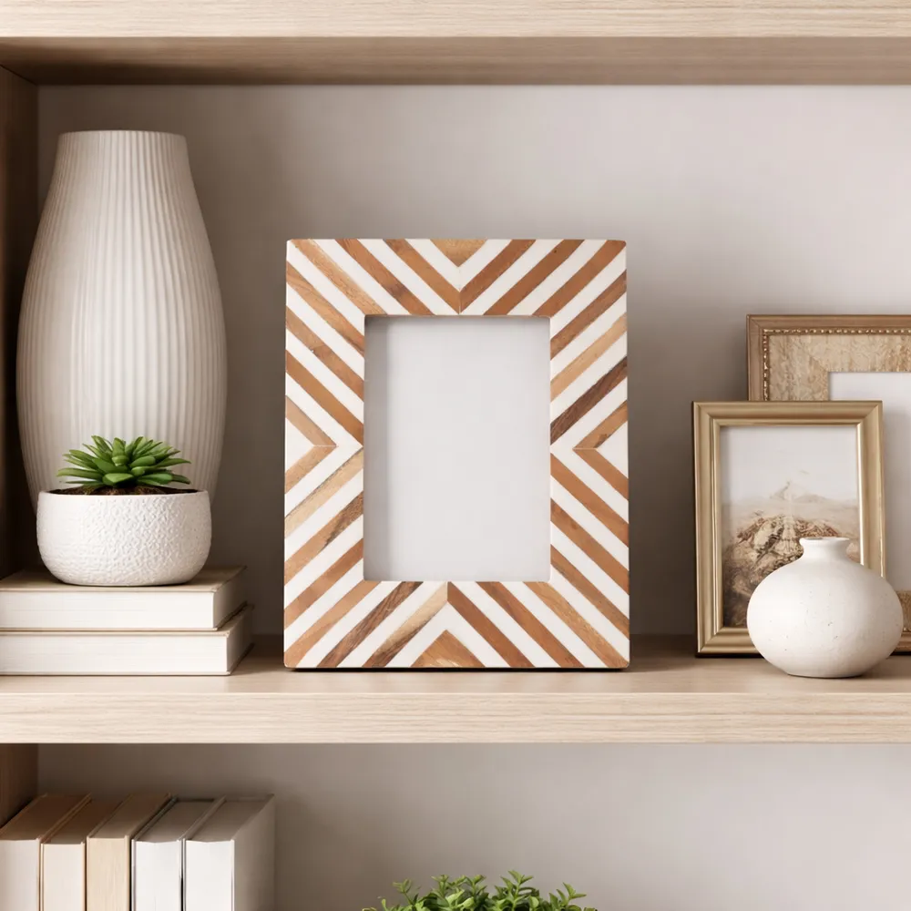 CASEY WHITE FRAME 9 (IN)