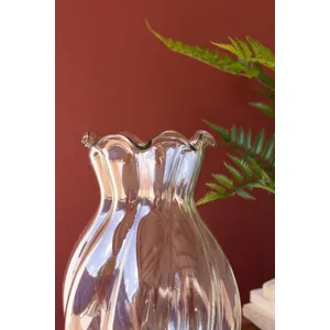Glass Melon Vase with Ruffled Edge 3