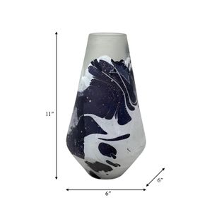 LEONASTONE WHITE GLASS VASE 11 (IN) 8