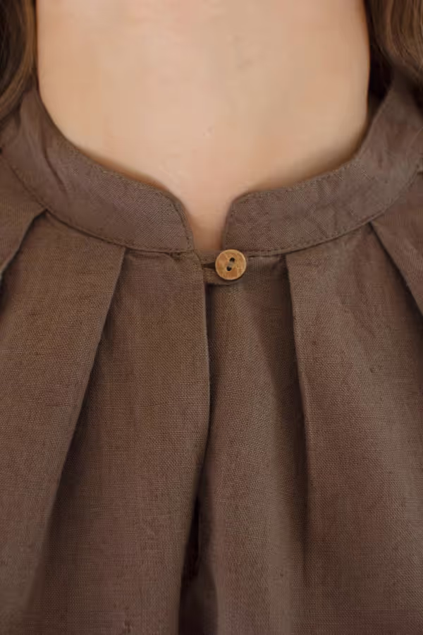 High-Neck Shortsleeve Blouse with Flat Pom-Pom Lace Detail / Oregano