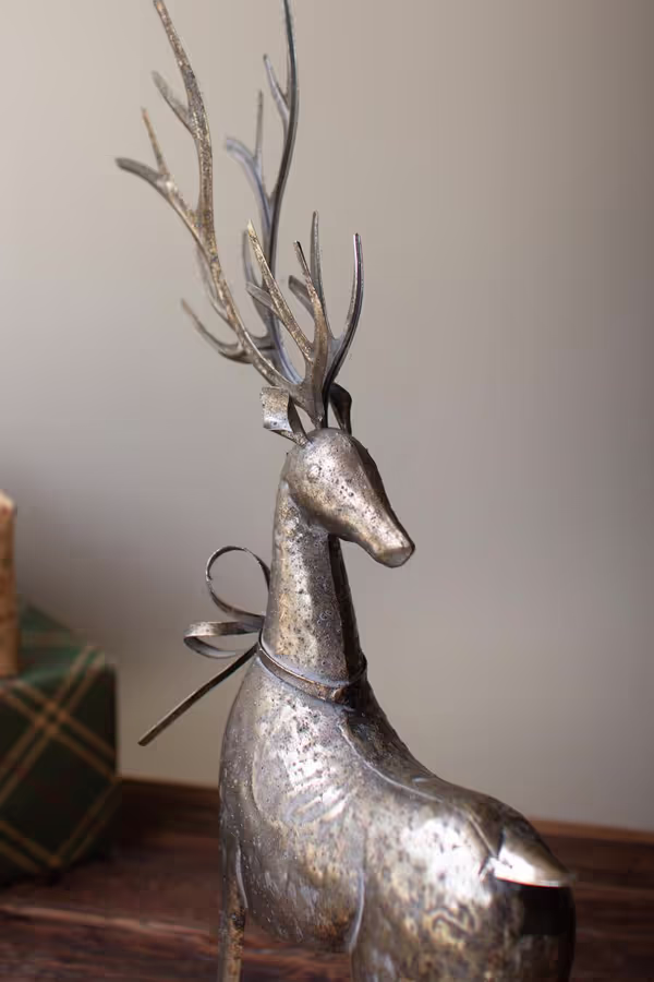 Set of 2 Rustic Metal Reindeer