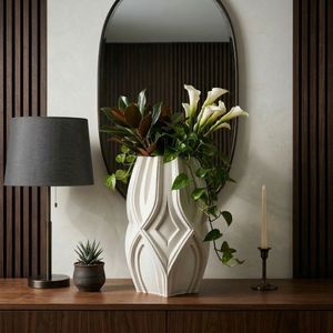 SYLVANBEACH IVORY VASE 17 (IN) 2